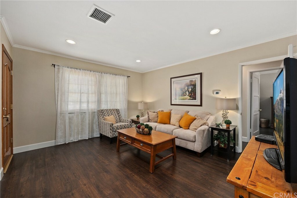 Property Photo:  409 King Place  CA 92833 