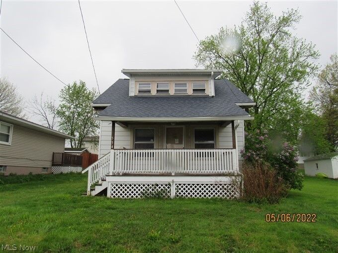 Property Photo:  554 Grandview Avenue  OH 44203 