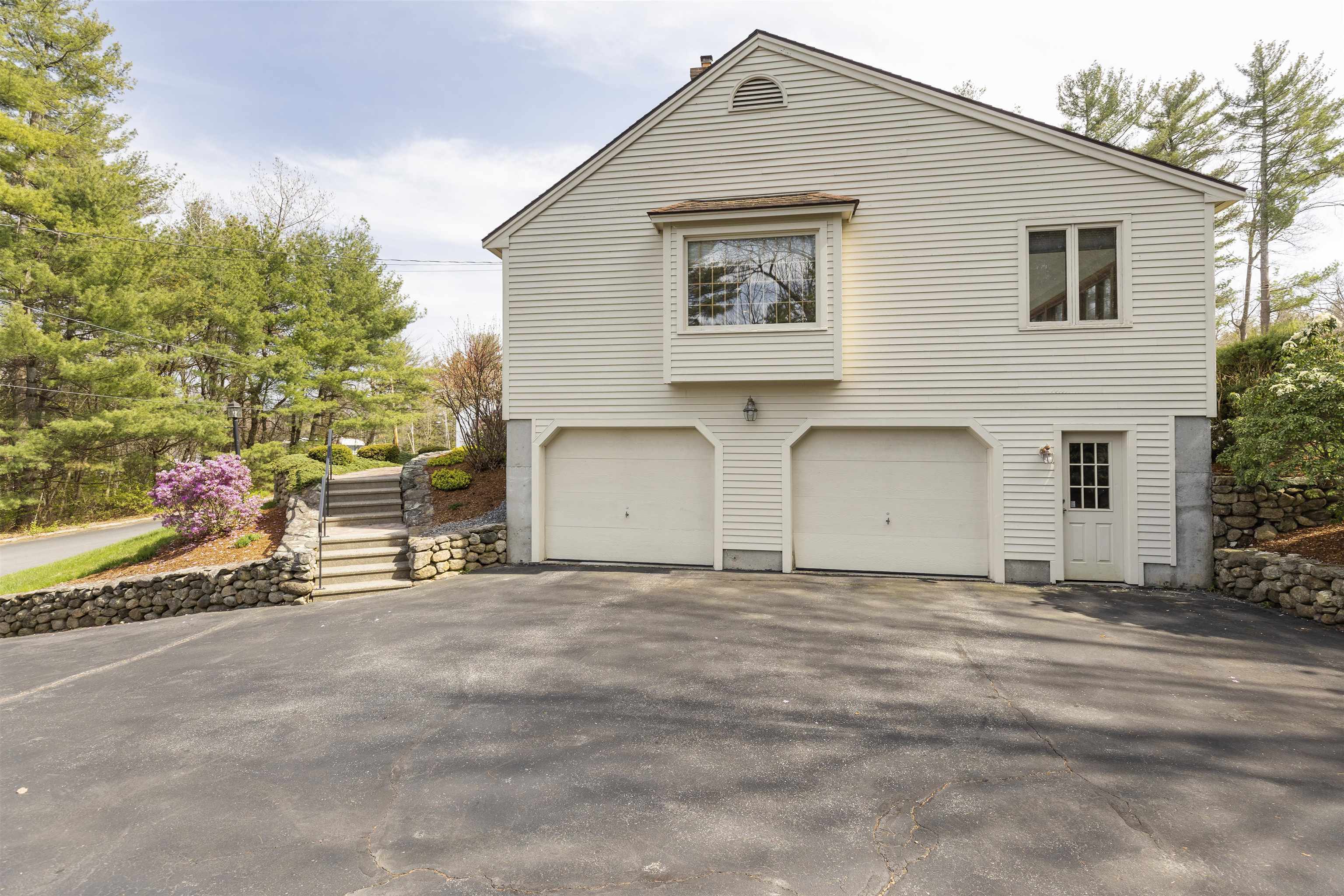 Property Photo: 44 Pemberton Road NH 03063