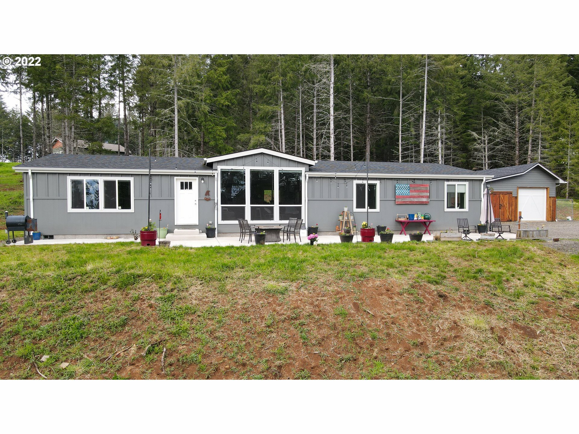 Property Photo:  92797 Paschelke Rd  OR 97454 