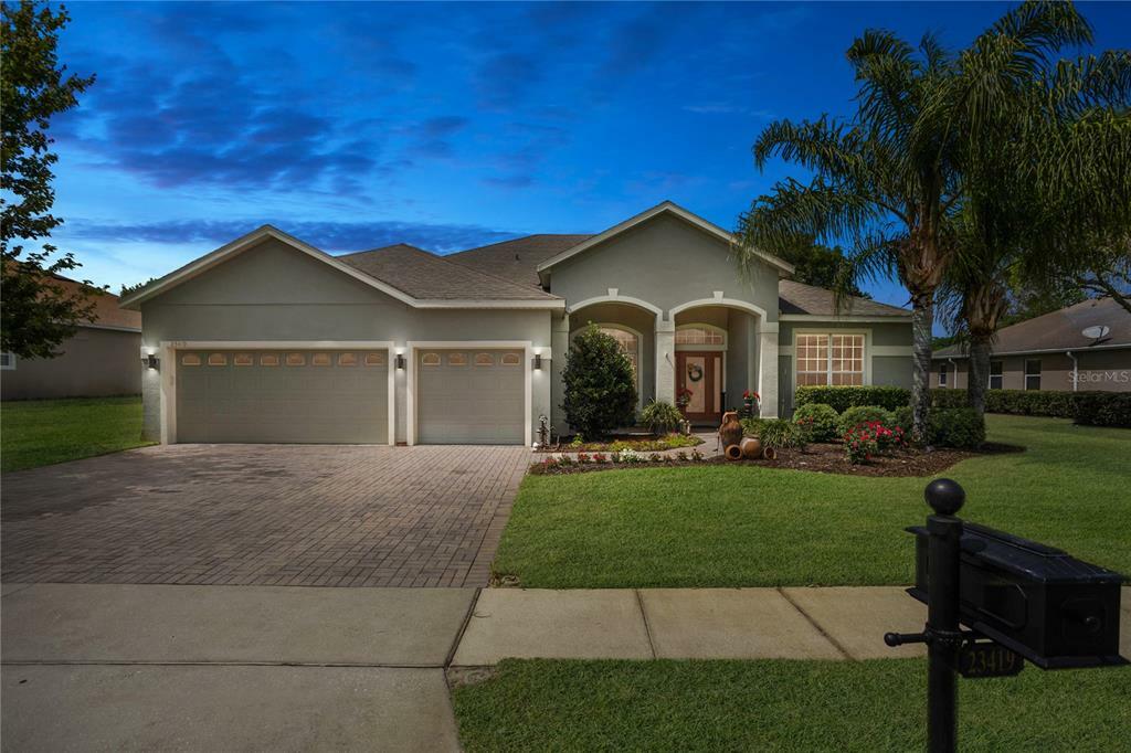 Property Photo: 23419 Valderama Lane FL 32776