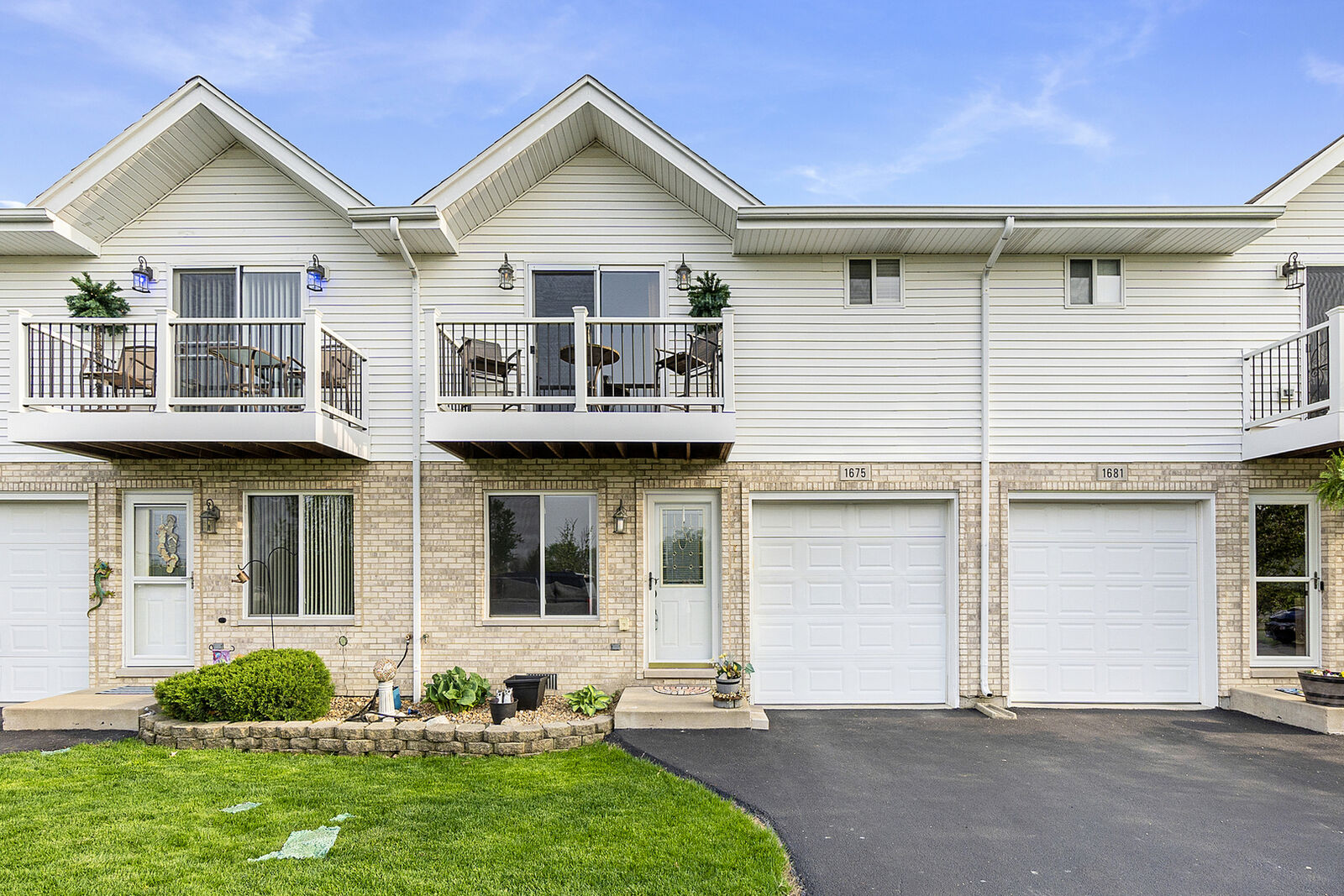 Property Photo: 1675 Nelson Road IL 60451