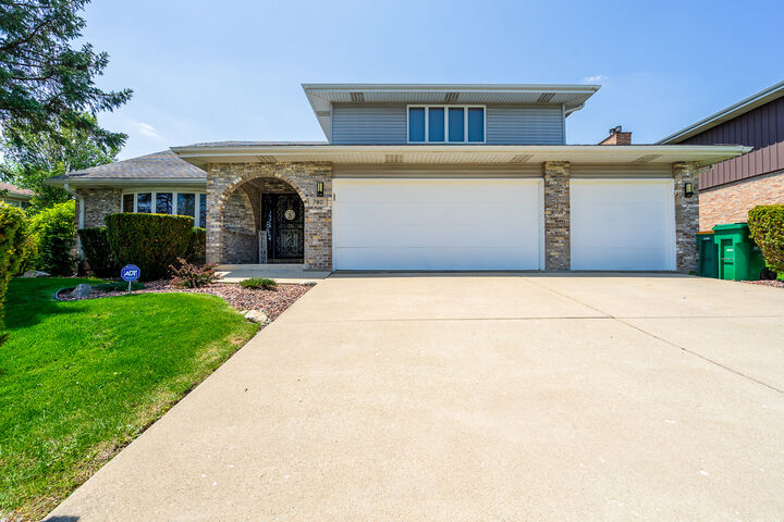 780 Tomaszewski Street  Lemont IL 60439 photo