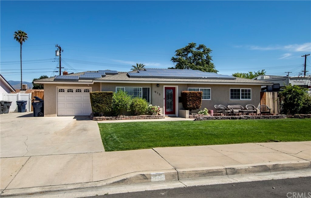 Property Photo:  915 E Sharon Road  CA 92374 