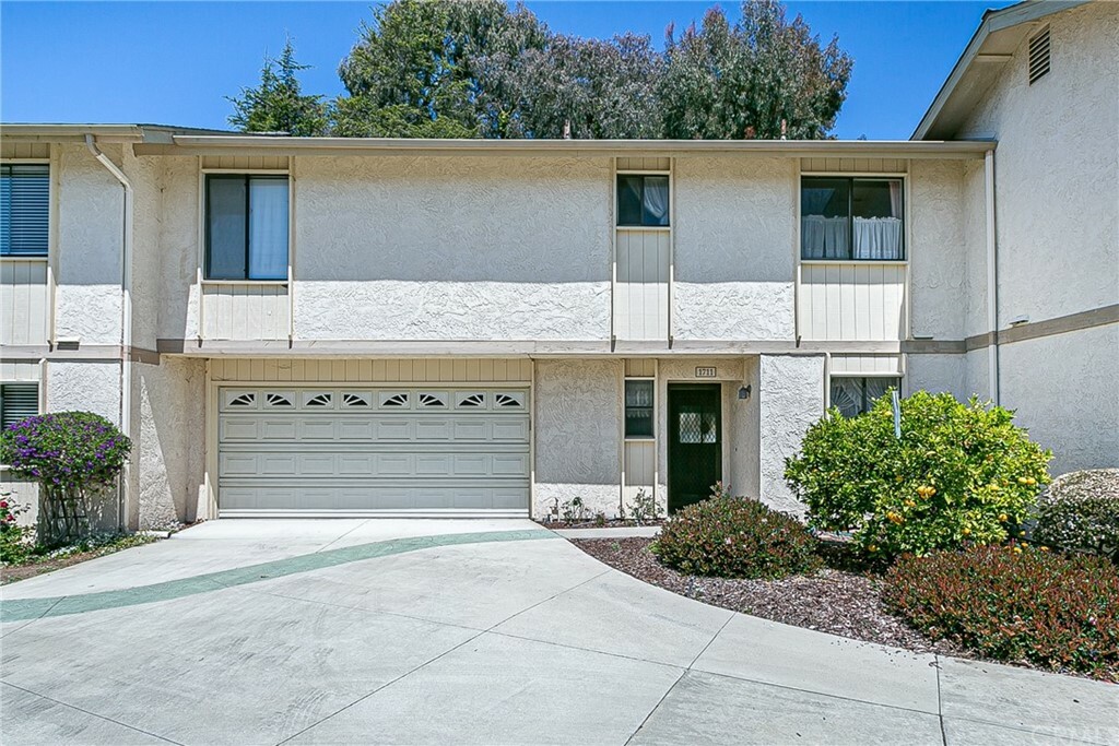 Property Photo: 1711 Longbranch Avenue CA 93433