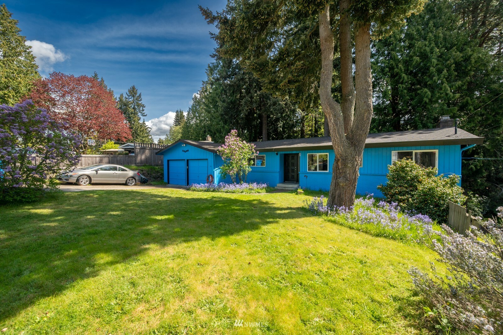 Property Photo:  19606 1st Avenue NW  WA 98177 