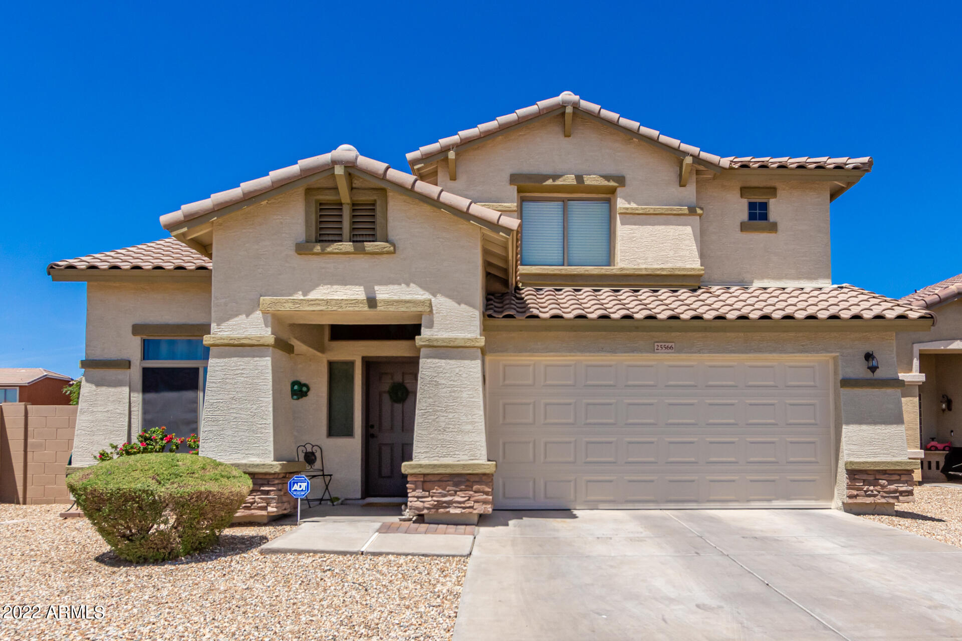 Property Photo:  25566 W Pioneer Street  AZ 85326 