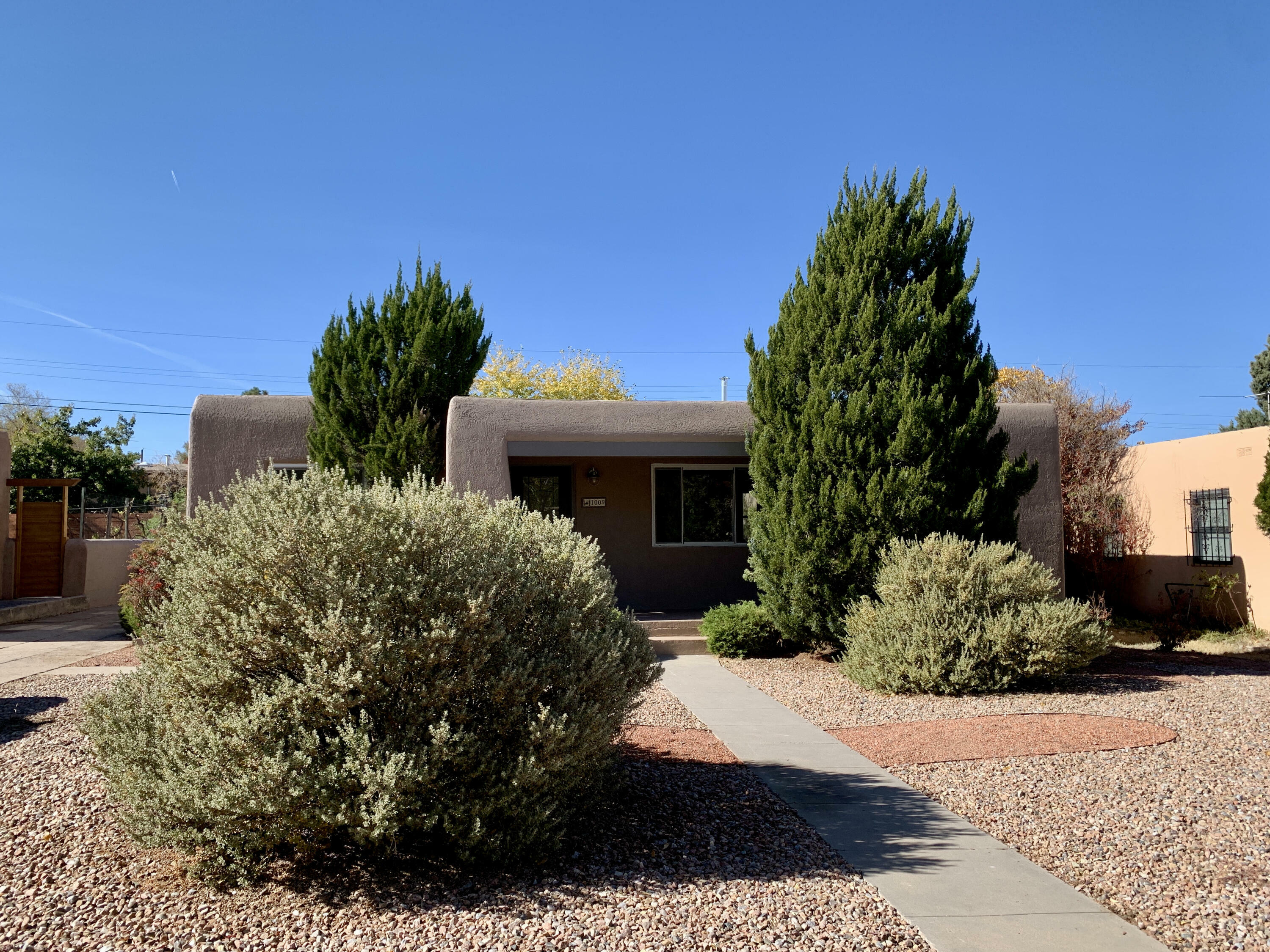 Property Photo:  1009 Bryn Mawr Drive NE  NM 87106 