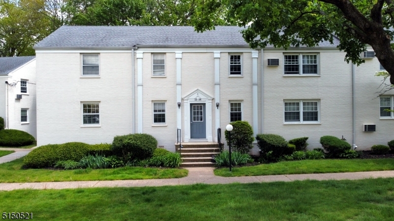 Property Photo:  13 Girard Pl C  NJ 07083 