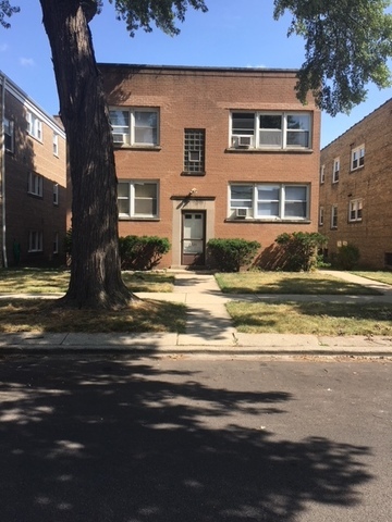 Property Photo: 2720 W Summerdale Avenue 1E IL 60625