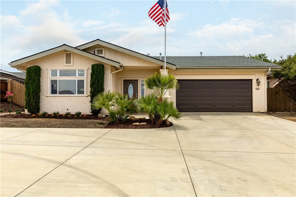 Property Photo:  410 Montebello Oaks Drive  CA 93446 