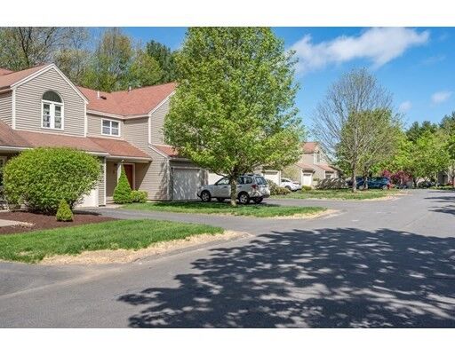 Property Photo:  18 Thayer Pond Dr 4  MA 01537 