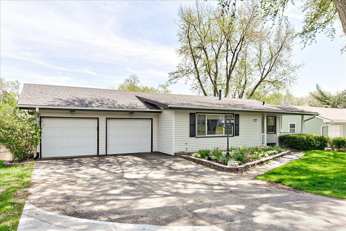 Property Photo:  111 Wilshire  Avenue  IA 51503 