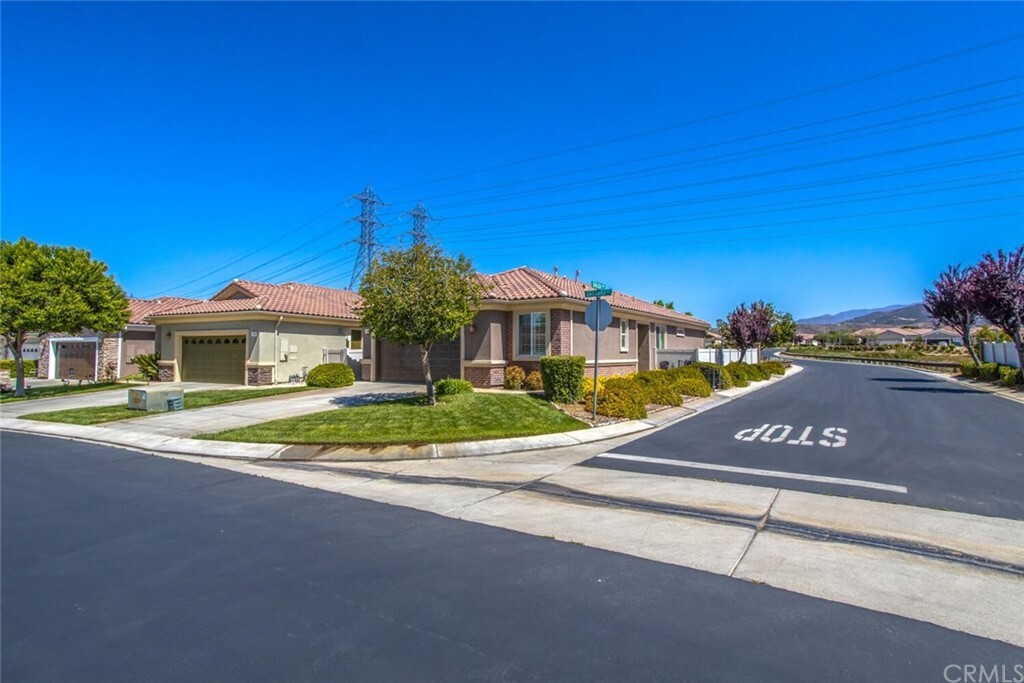 Property Photo: 1168 Saguaro Road CA 92223