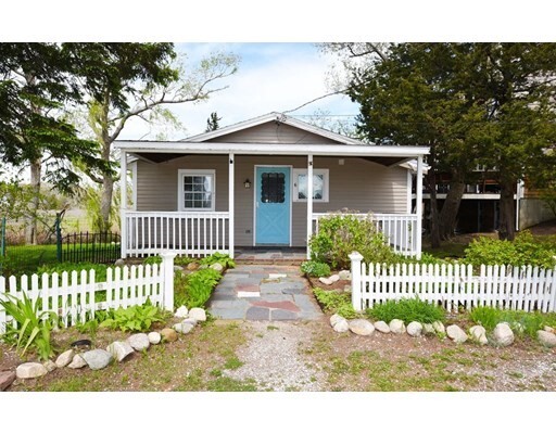 Property Photo: 6 Craddock Rd MA 02050