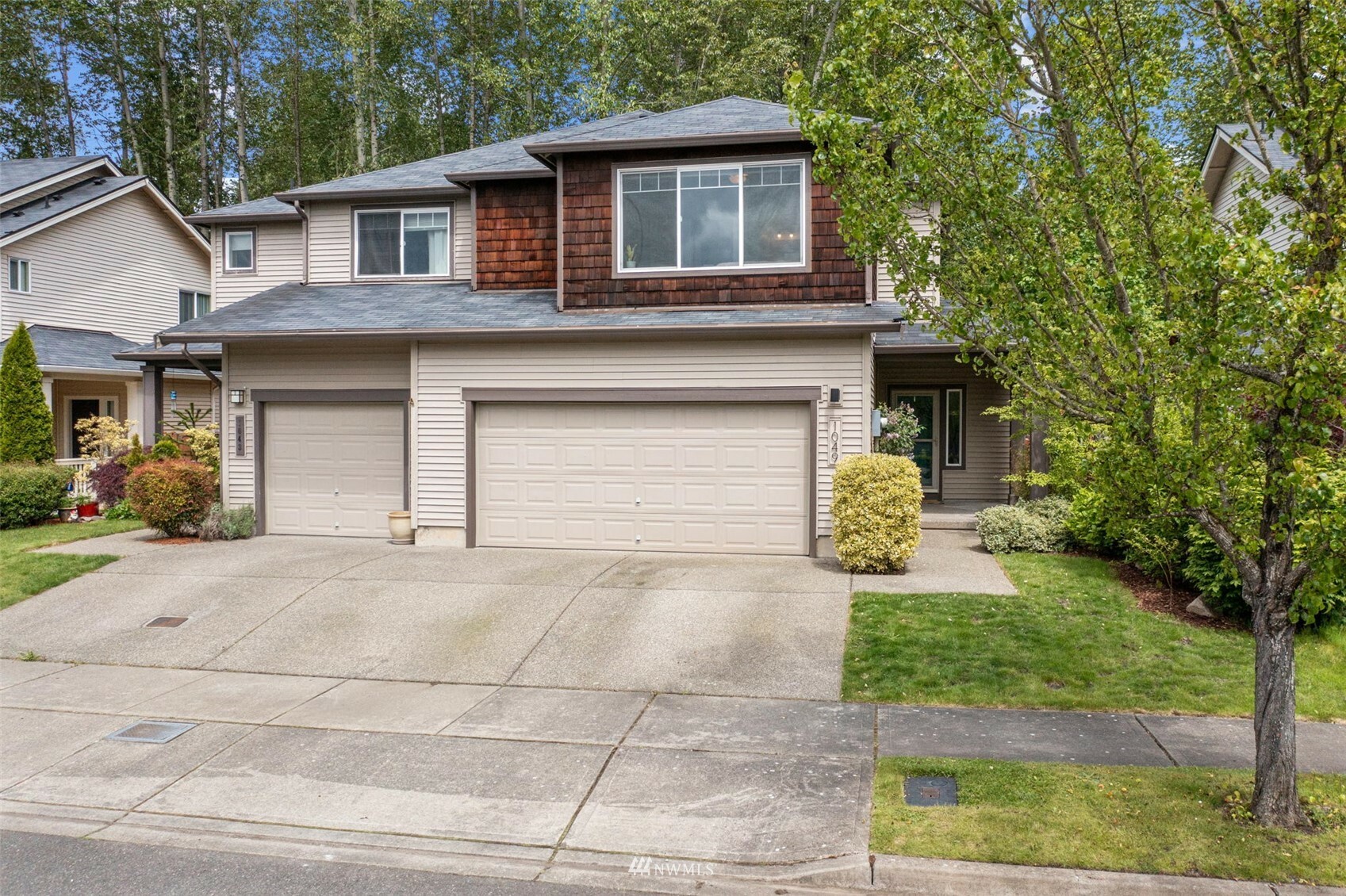 Property Photo:  1049 43rd Court NE  WA 98002 