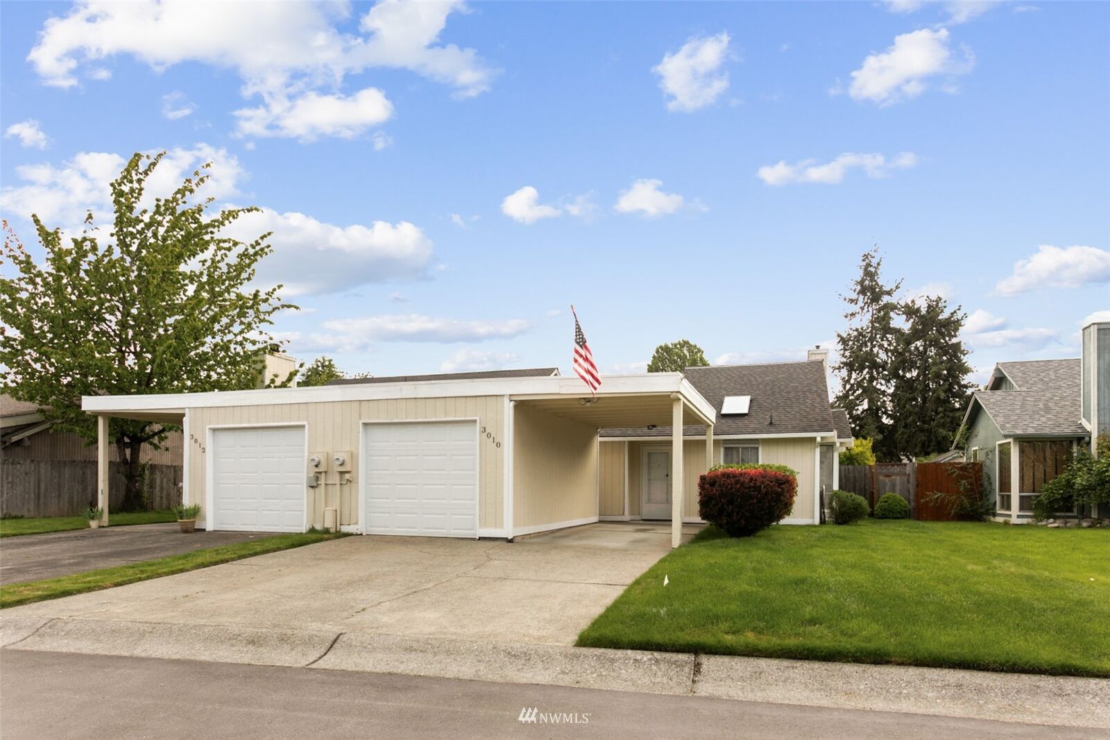 Property Photo:  3010 K Street NE  WA 98002 