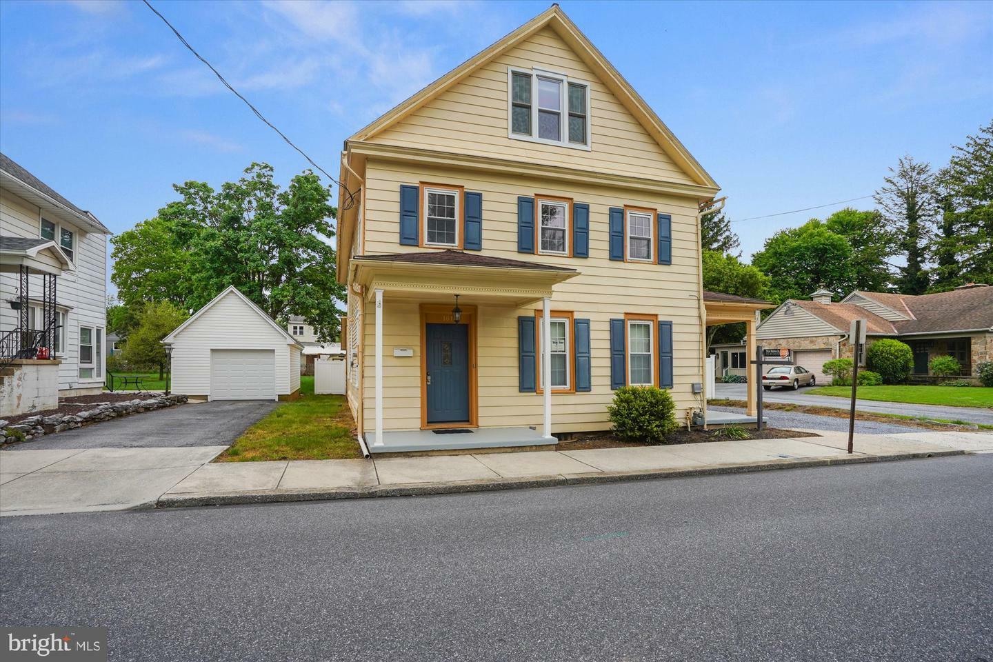 Property Photo:  161 N Charlotte Street  PA 17545 