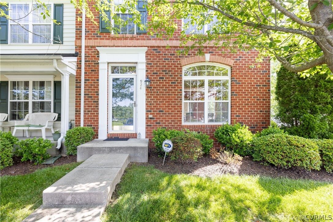 Property Photo: 924 Wellston Court VA 23059