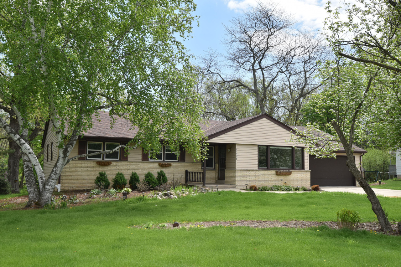 Property Photo:  11458 N Laguna Dr  WI 53092 