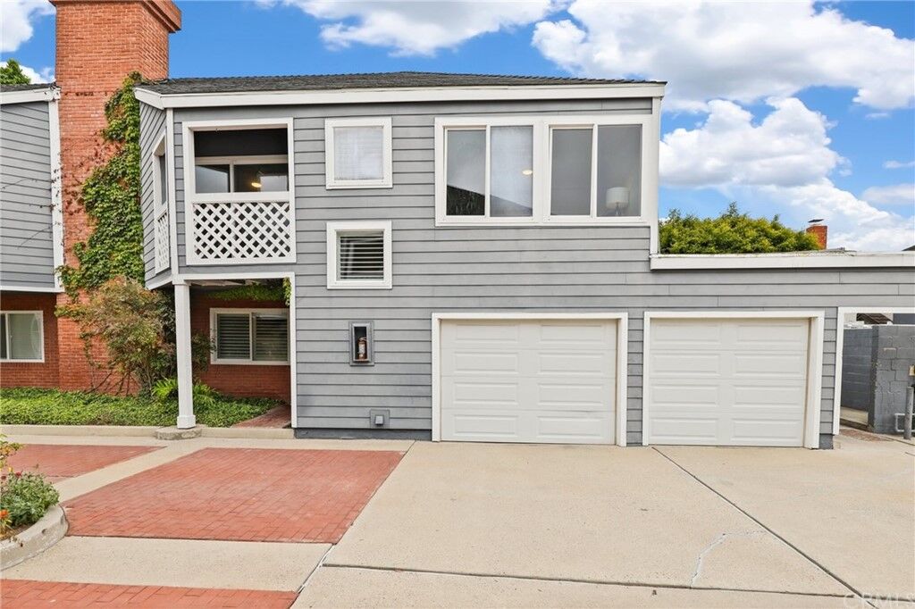 Property Photo: 2430 Santa Ana Avenue 2 CA 92627