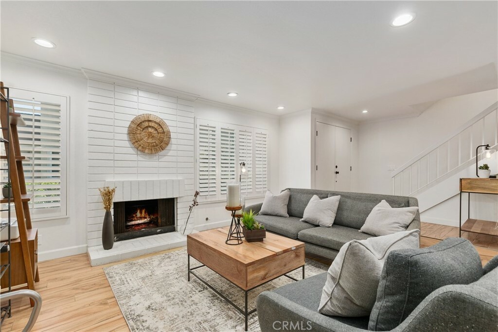 Property Photo:  27 Silverwood 2  CA 92604 