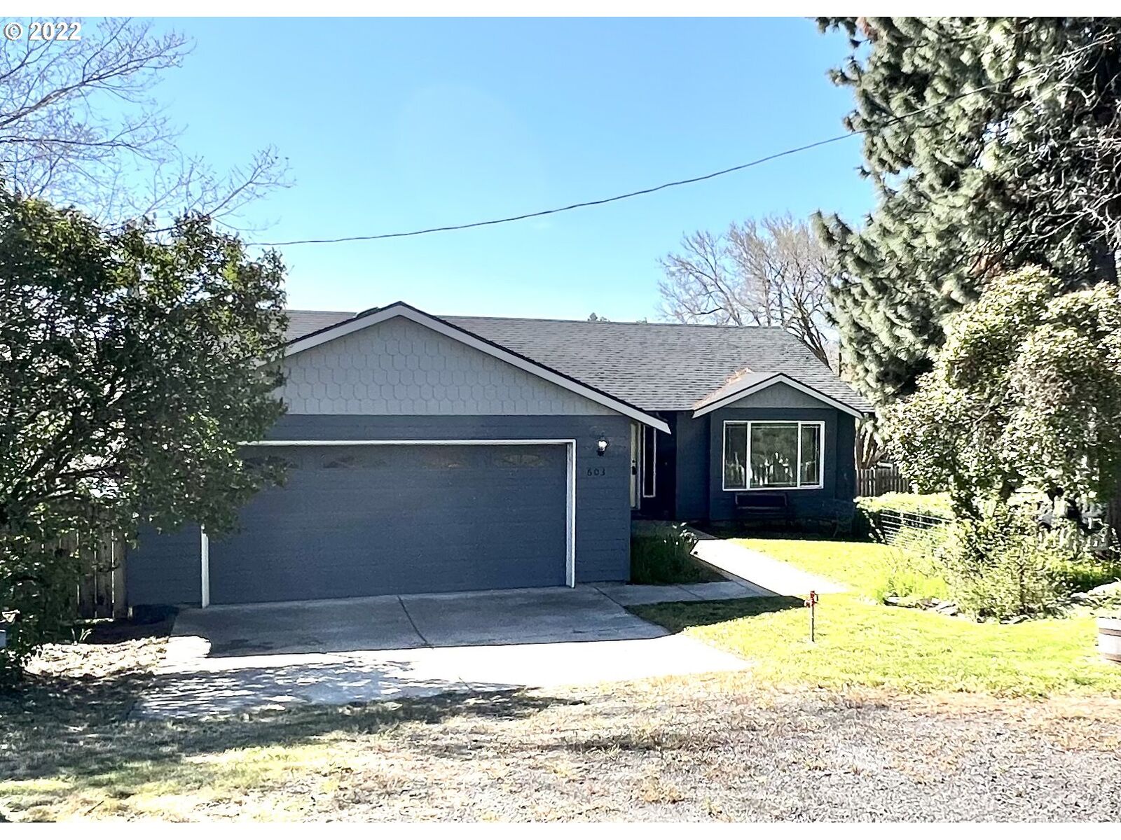 Property Photo: 603 Scott St OR 97039