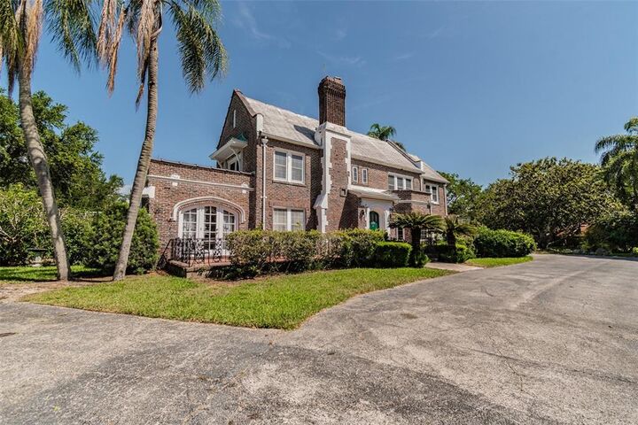 Property Photo:  1535 Manor Way S  FL 33705 