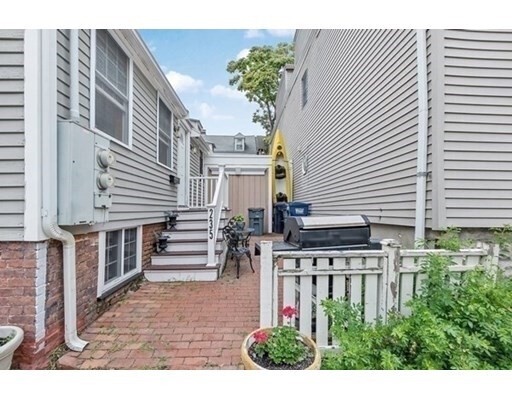 Property Photo: 235 Hurley 1 MA 02141