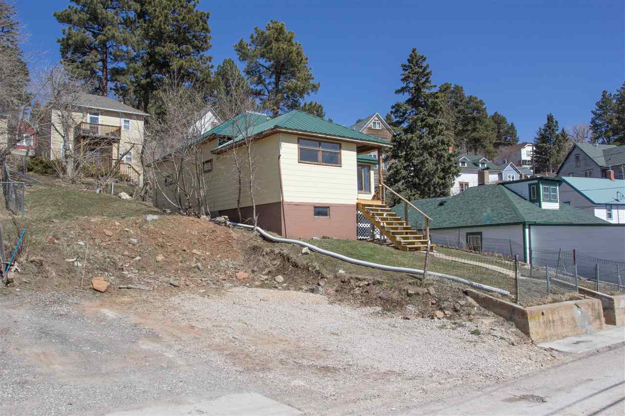 Property Photo: 614 Prospect Avenue SD 57754