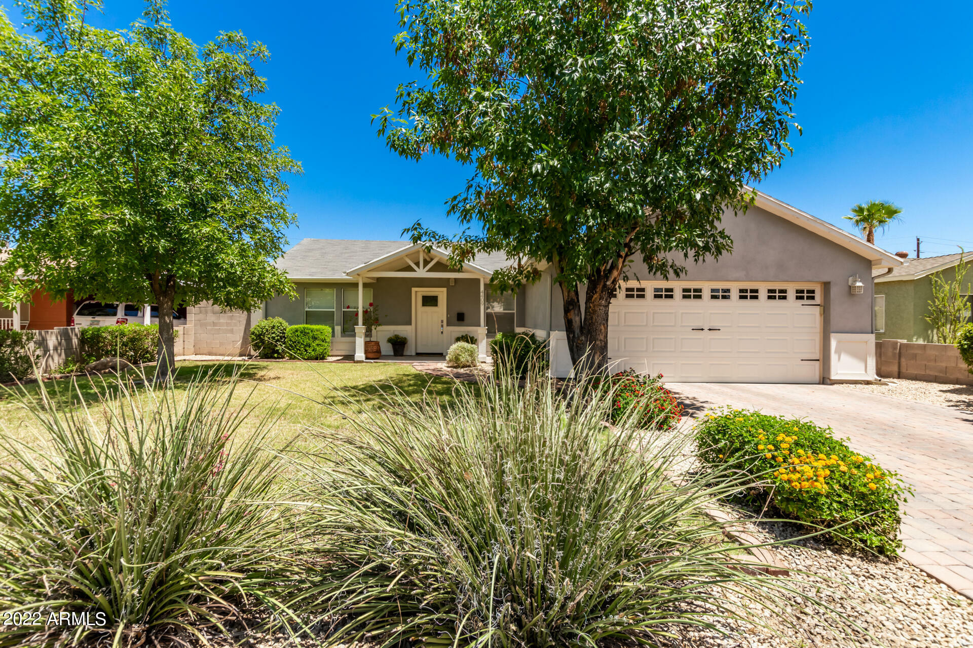 Property Photo: 4409 N 19th Place AZ 85016