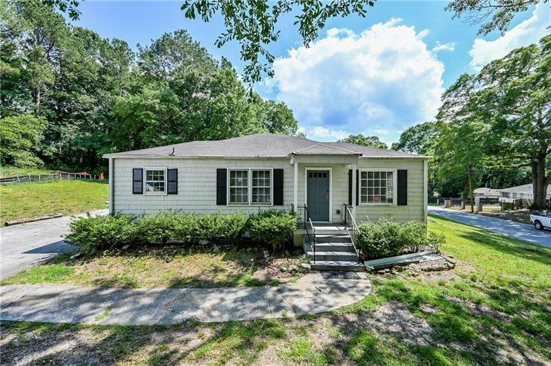 Property Photo: 2423 Shallowford Terrace GA 30341