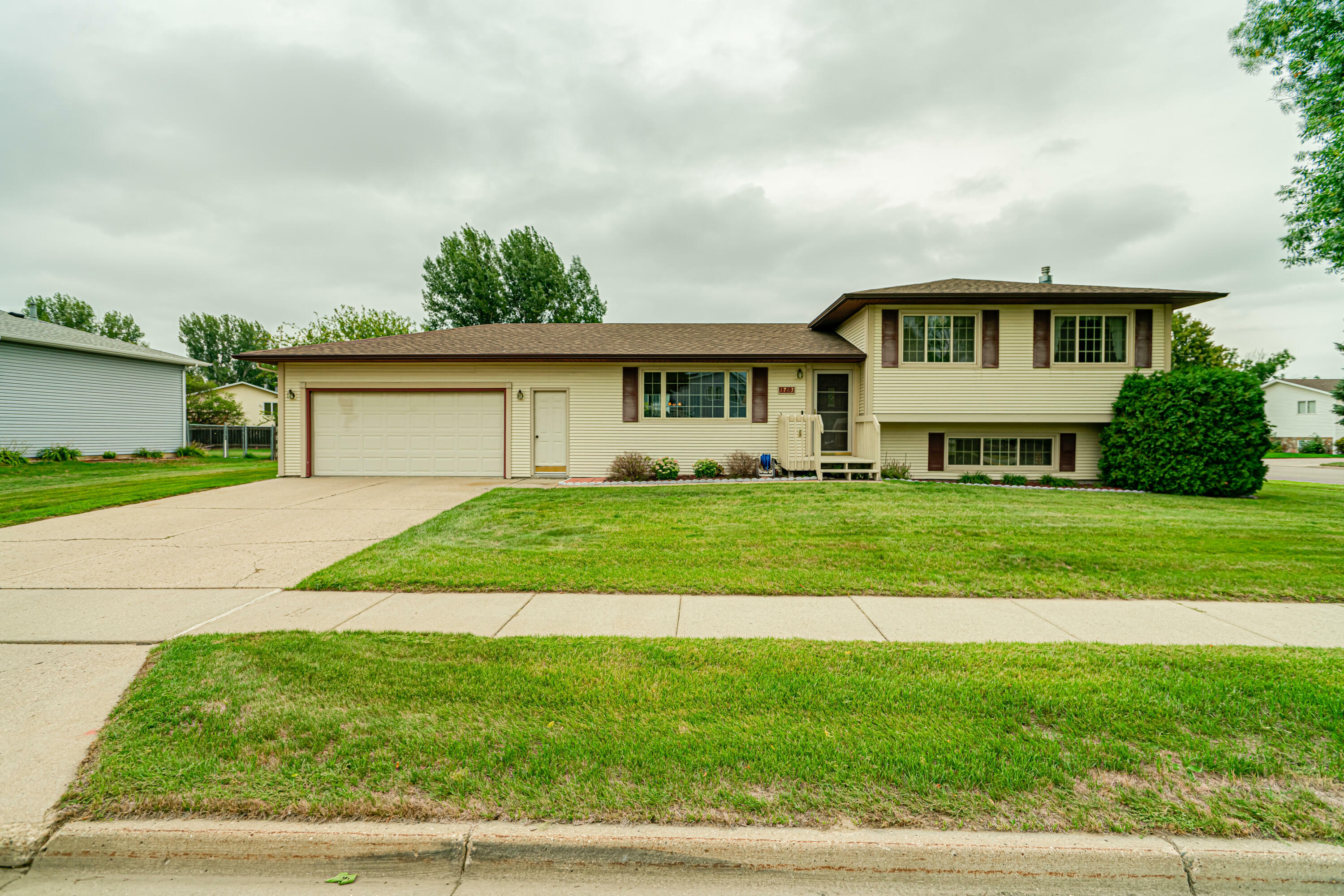 Property Photo:  1763 Hamburg Drive  ND 58504 