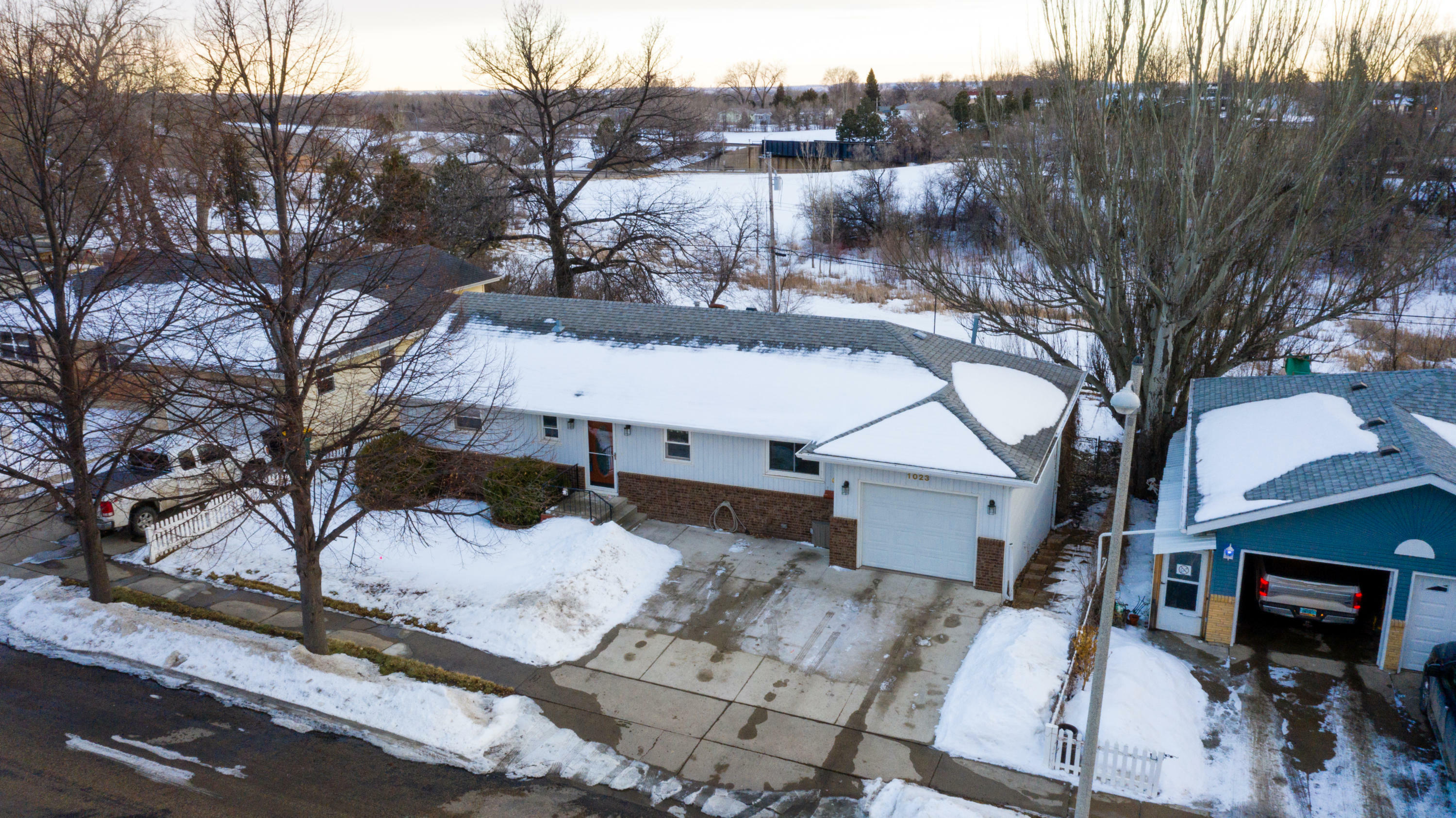 Property Photo:  1023 W Ave B W  ND 58501 