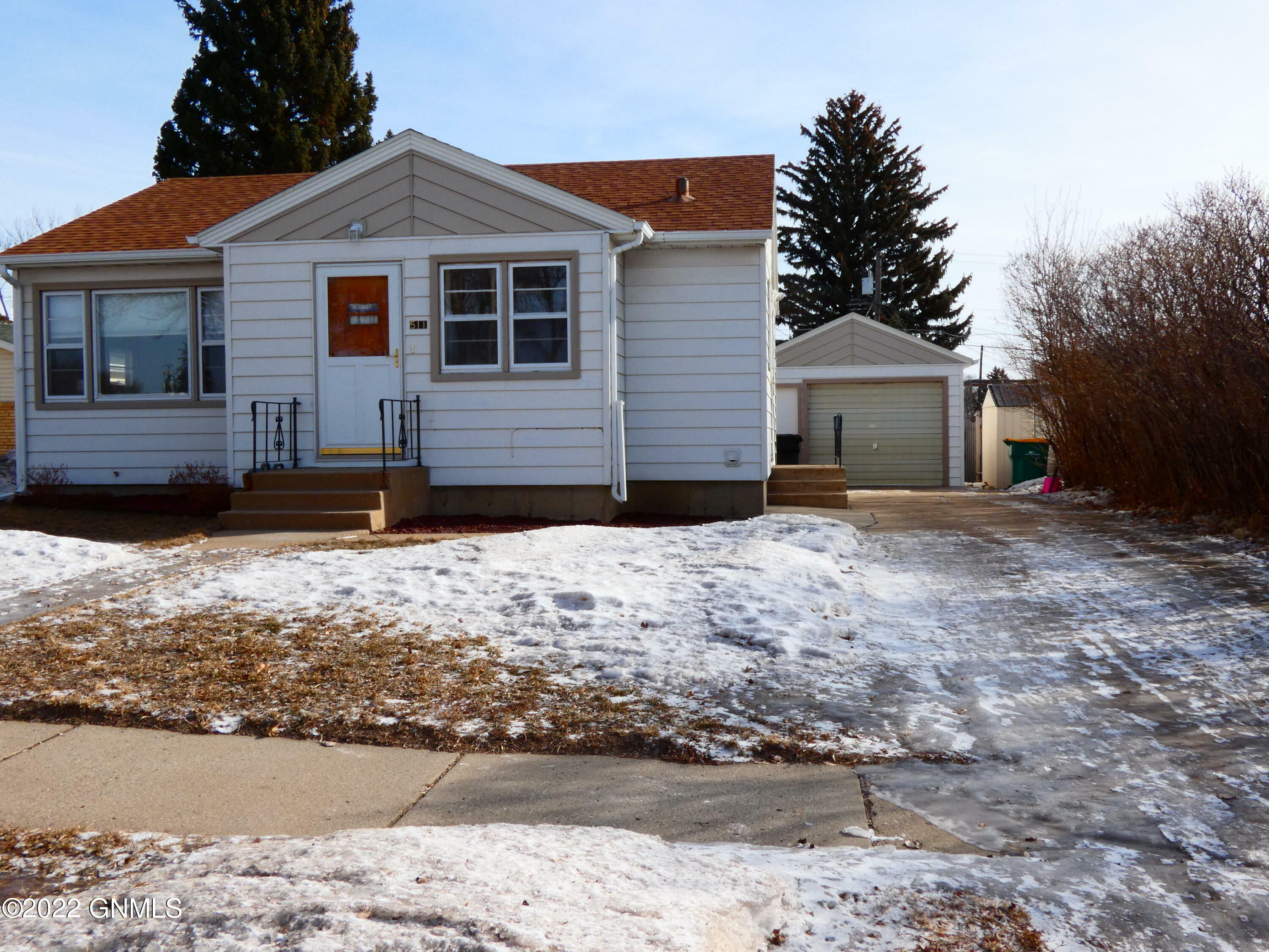 Property Photo:  511 N 23rd Street  ND 58501 