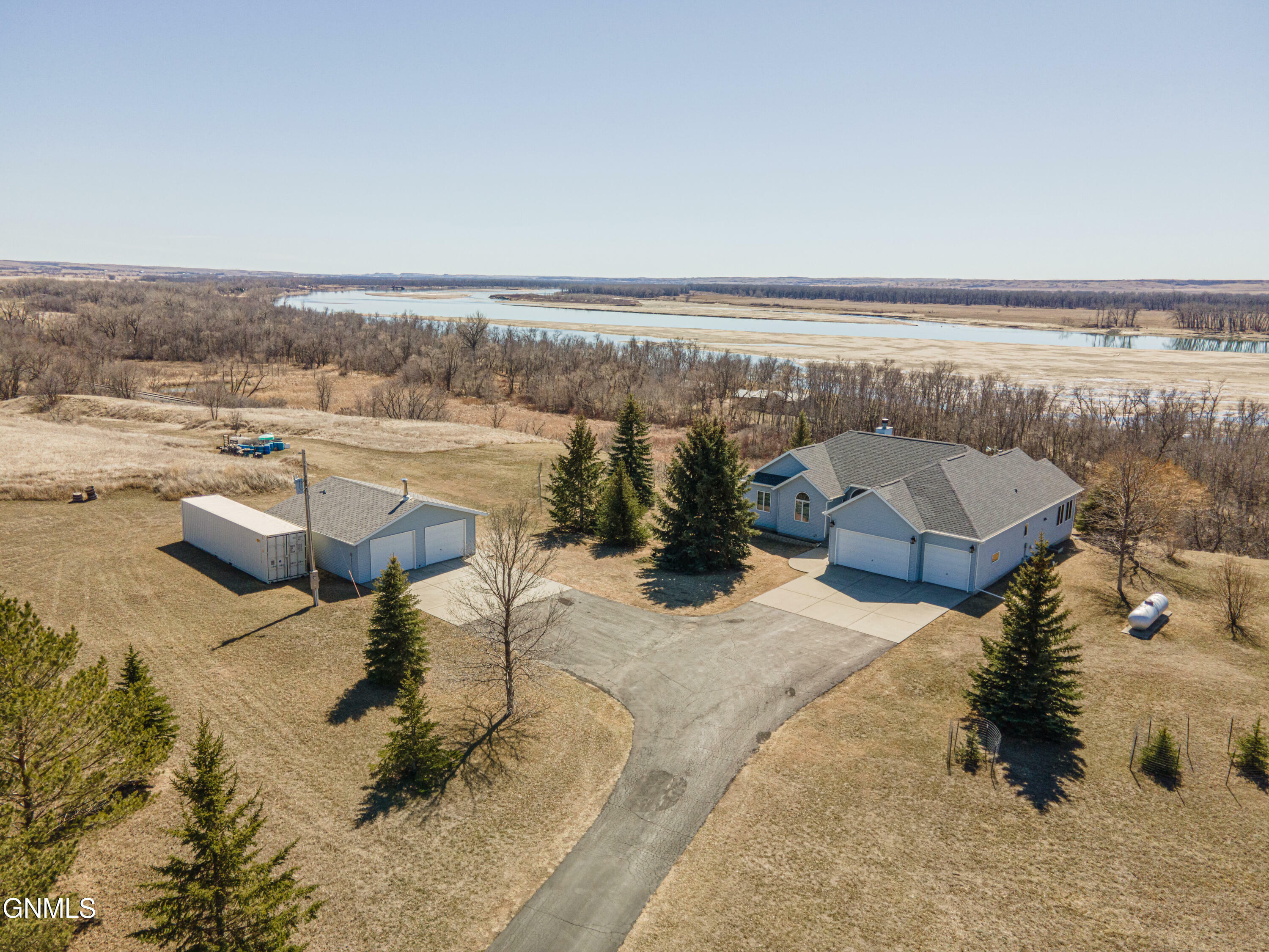 Property Photo:  1087 US-83  ND 58577 