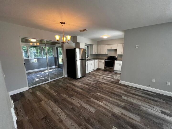 Property Photo: 522 Avenue C SE FL 33880