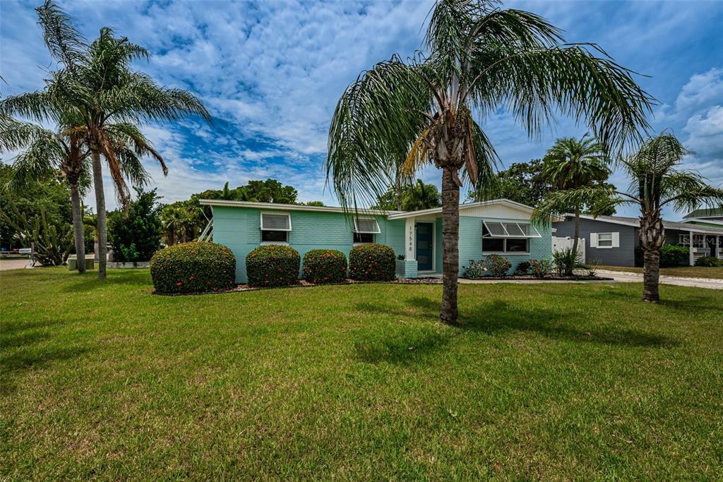 Property Photo:  17548 2nd Street E  FL 33708 