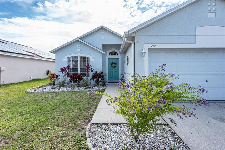 Property Photo:  1227 Sheridan Bay Drive  FL 33570 
