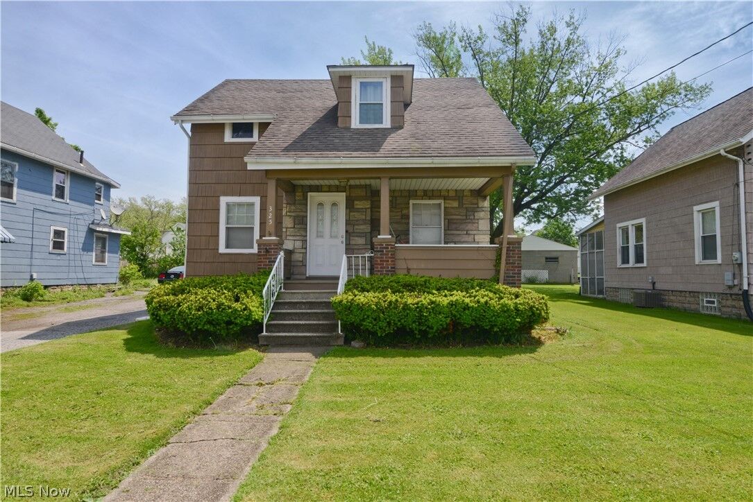 Property Photo: 325 Lafayette Avenue OH 44446