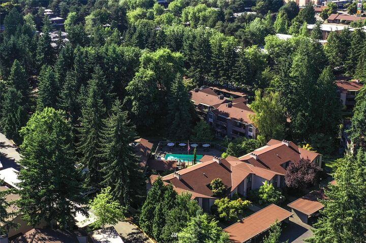 Property Photo: 1625 NE 143rd Street J-2 WA 98125