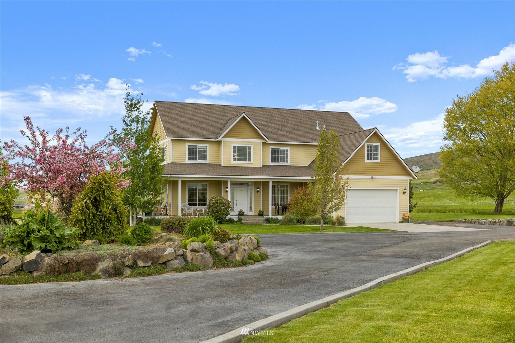 Property Photo:  481 Busch Road  WA 98926 