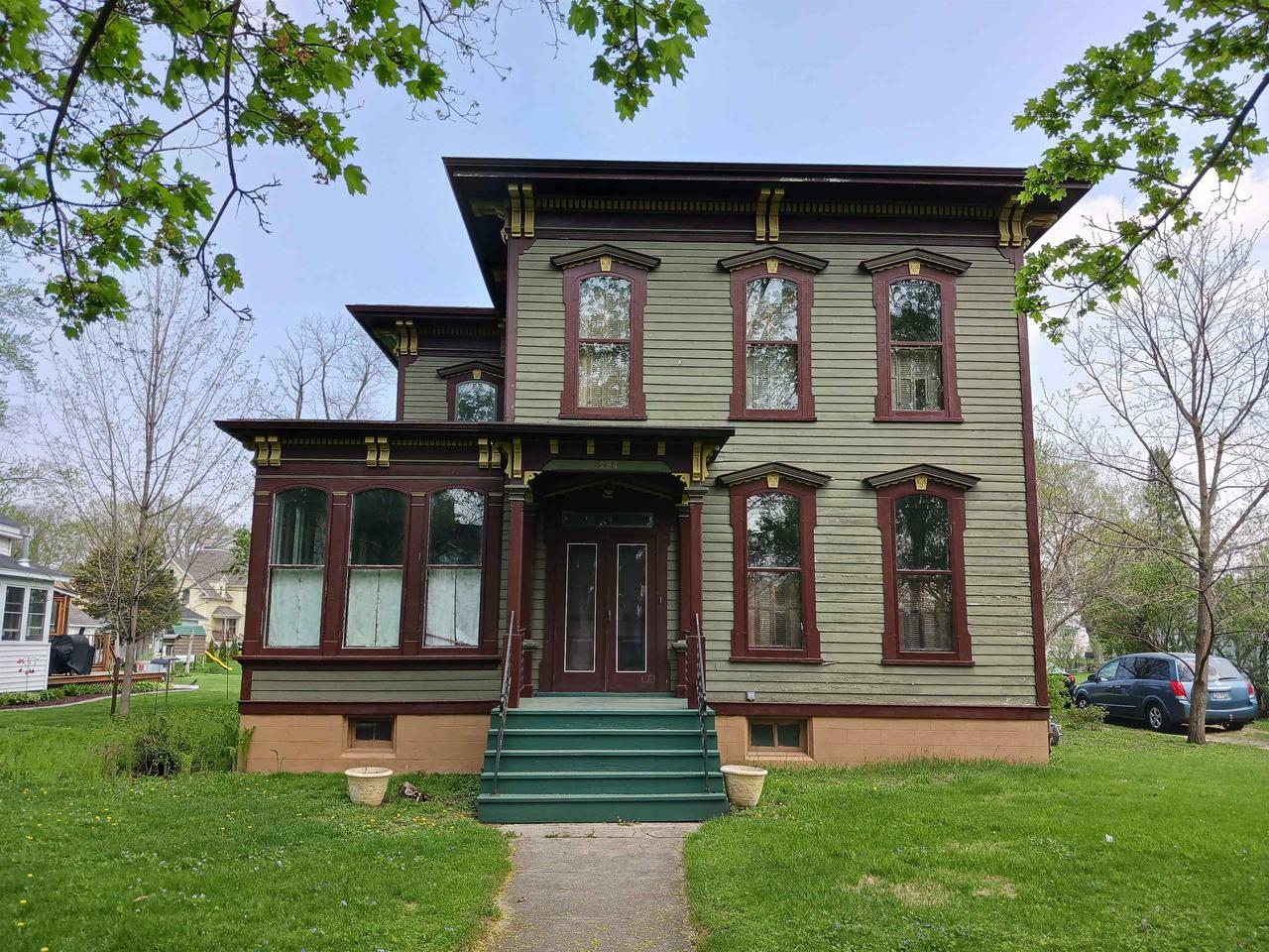 Property Photo:  224 West Church St  WI 53536 