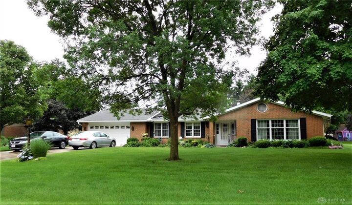 1700 Greenbriar Drive  Troy OH 45373 photo