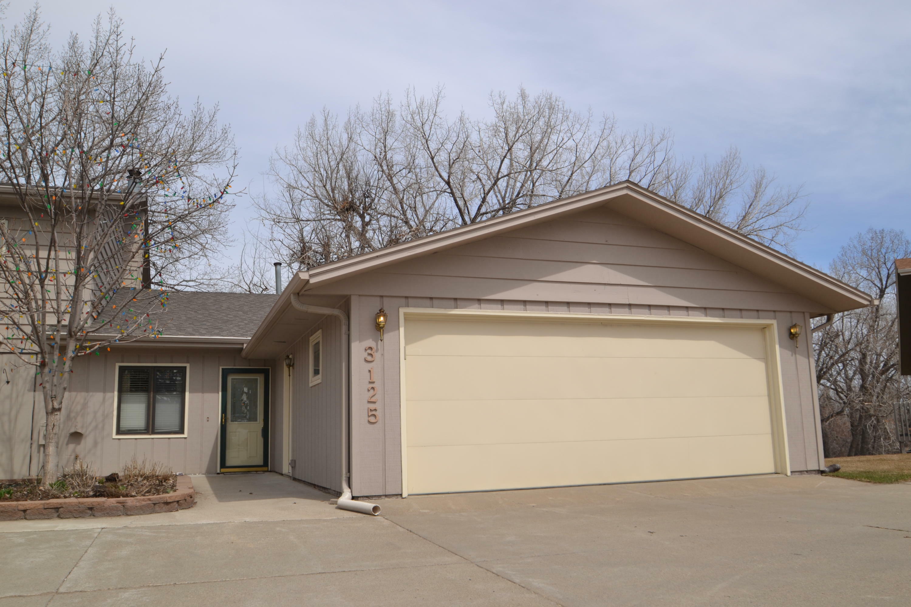 Property Photo:  3125 Winnipeg Drive  ND 58503 