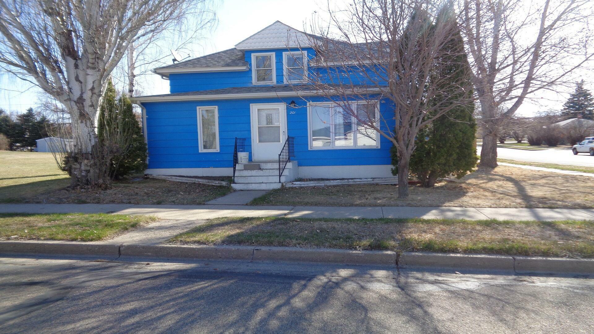 Property Photo:  201 1st St NE Street NE  ND 58552 