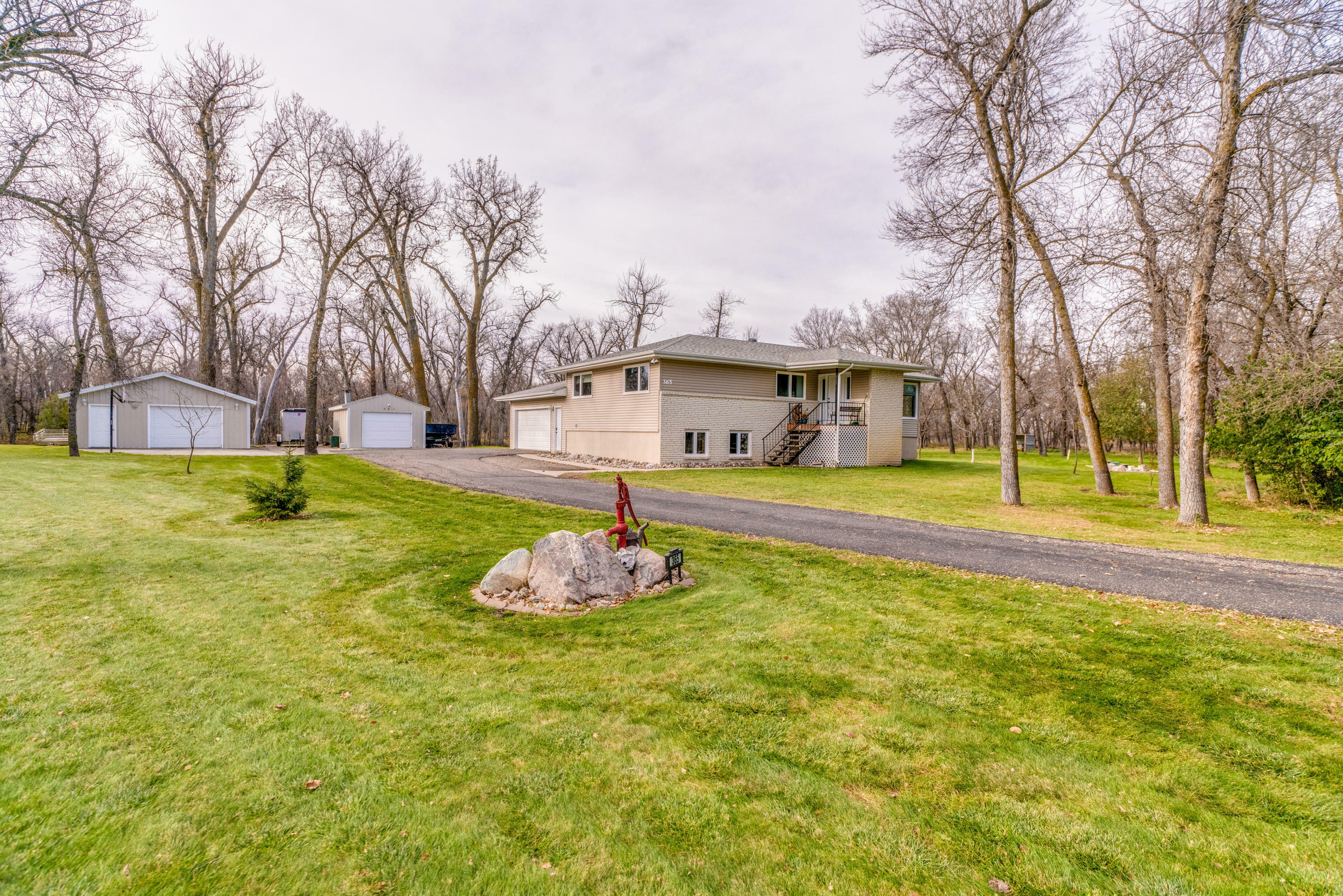 Property Photo:  365 Glenwood Drive  ND 58504 