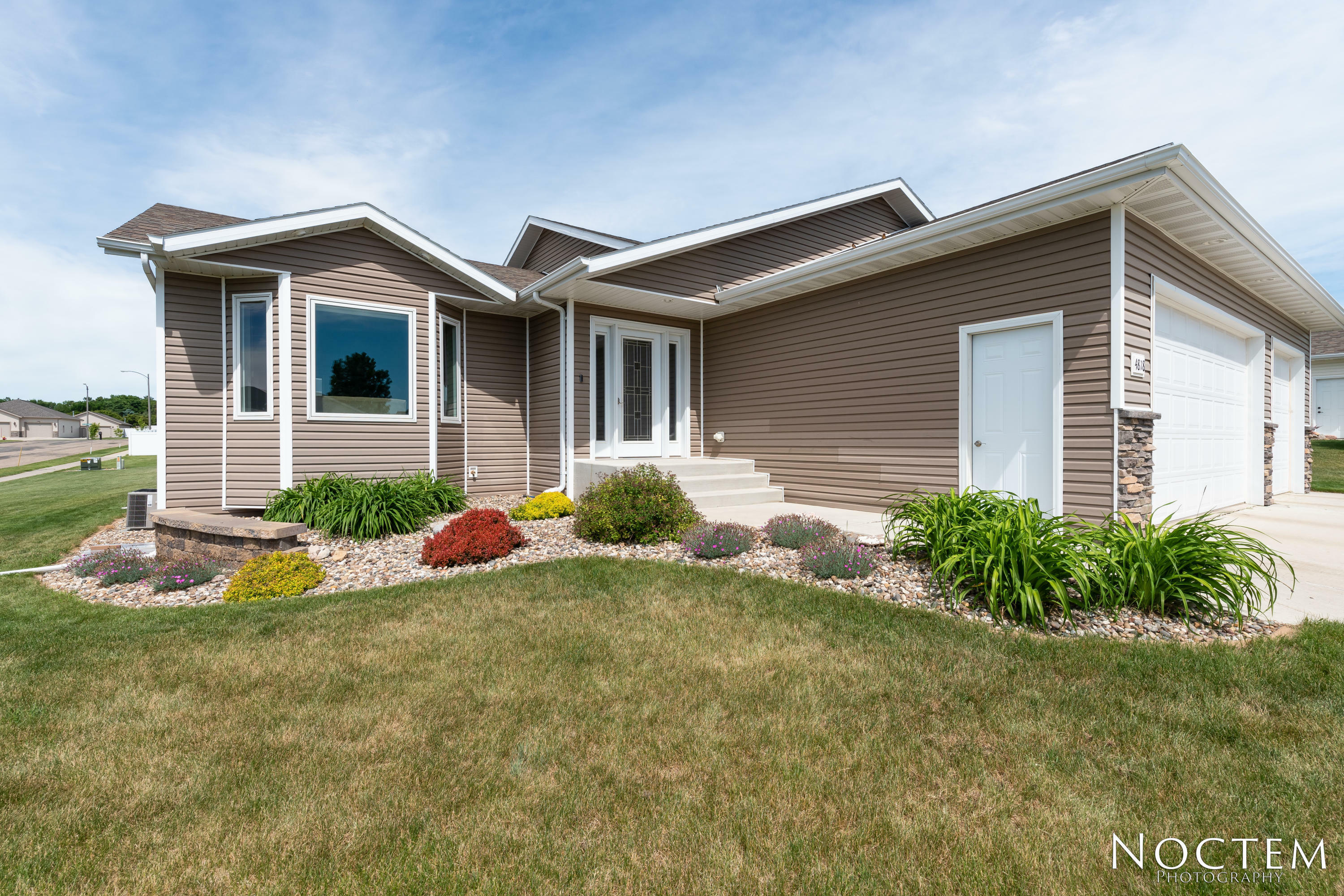 Property Photo:  4818 Autumblaze Way  ND 58503 