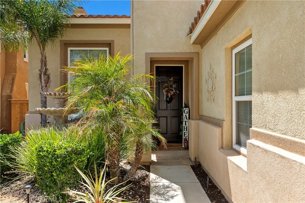 Property Photo:  925 Del Sol Way  CA 92223 