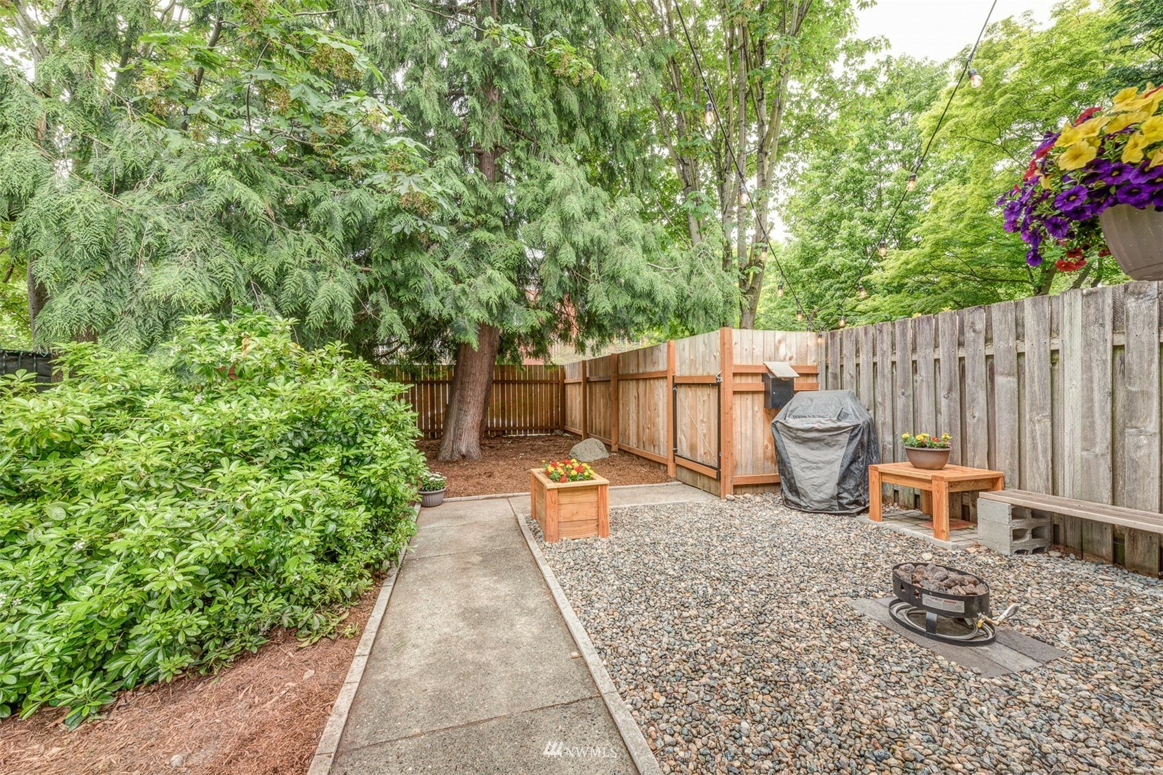 Property Photo:  3908 Linden Avenue N  WA 98103 